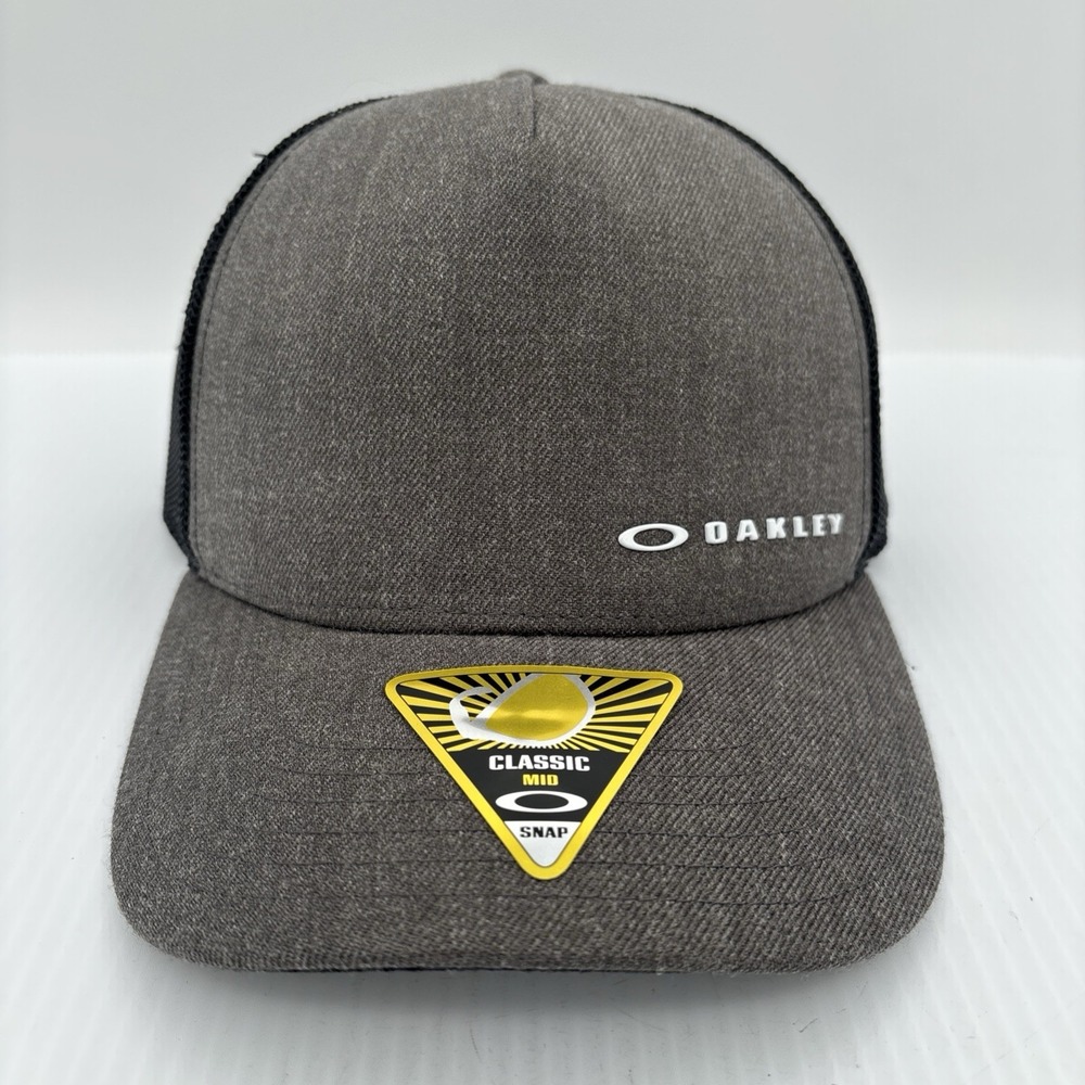 Oakley Hat Cap Snap Back Trucker Mens One Size Gray Mesh Chalten Cap Classic Mid